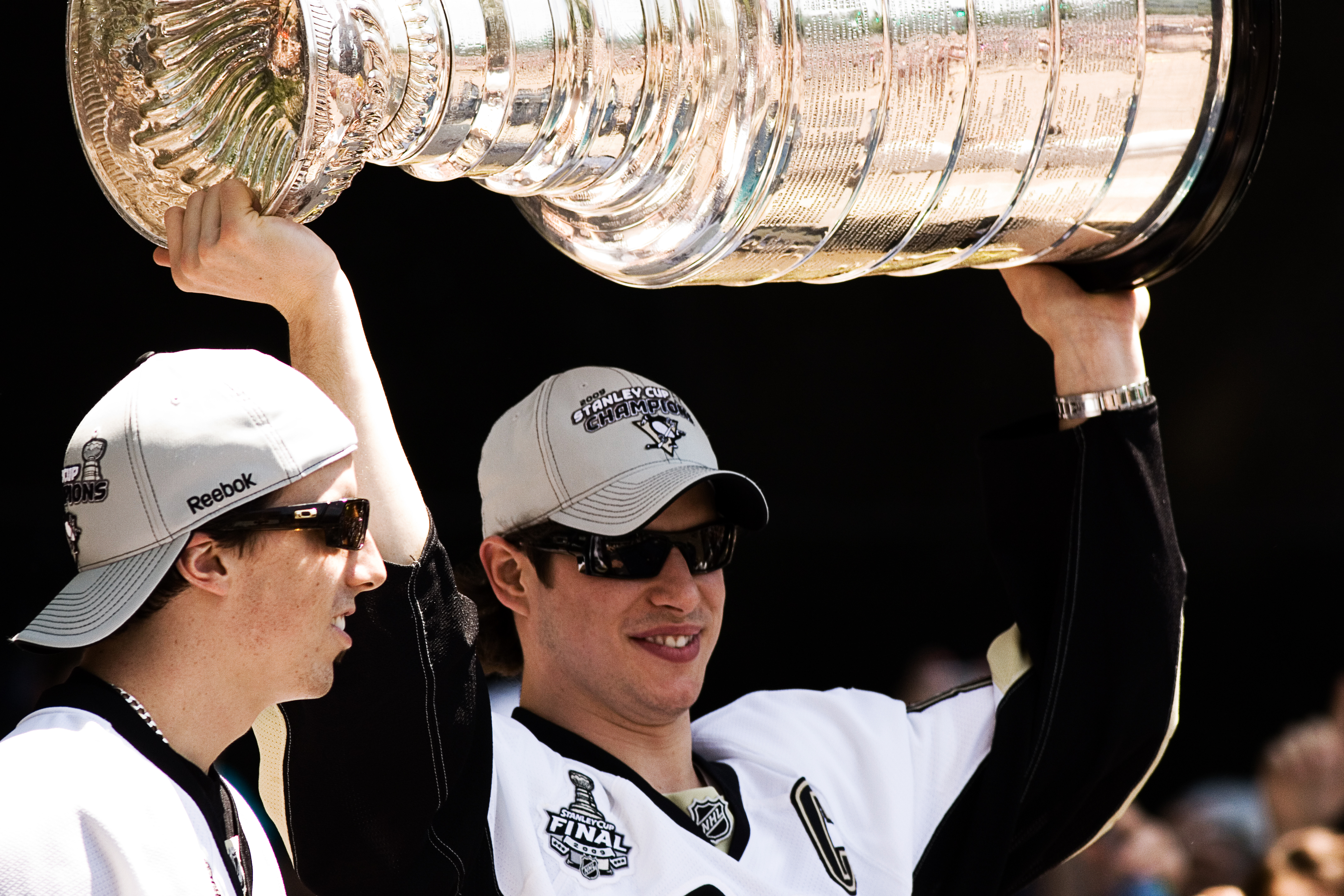 REEBOK PITTSBURGH PENGUINS NHL 2009 STANLEY CUP CHAMPIONS HAT CAP