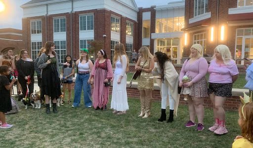 The Inside Scoop On SAB’s On-Campus Trick-Or-Treat Event